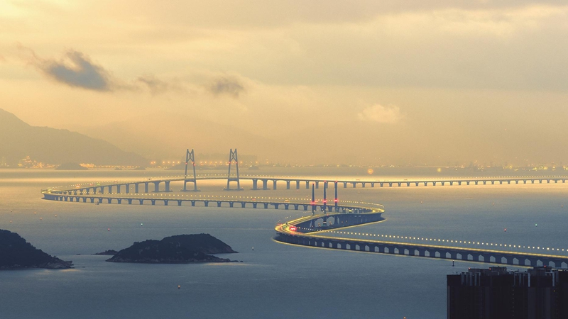 10、龐源租賃參建國(guó)家“世紀(jì)工程”港珠澳大橋（2012—2017年）_副本.jpg